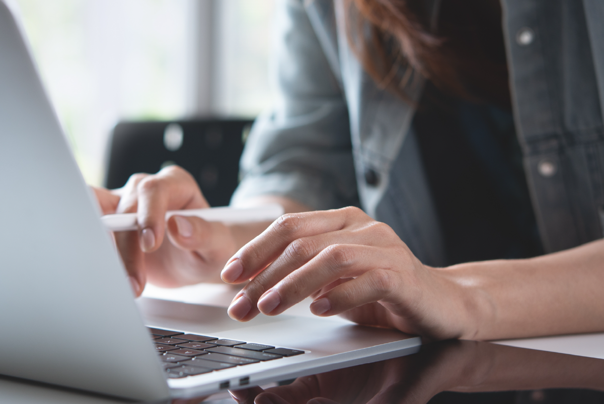 Woman in front of the computer